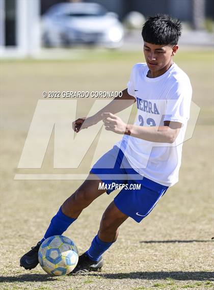 Thumbnail 2 in East Union vs. Sierra photogallery.