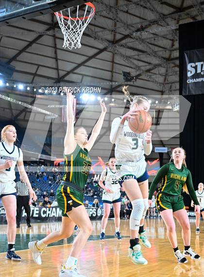 Thumbnail 2 in Richland vs. Woodinville (WIAA Round of 12) photogallery.