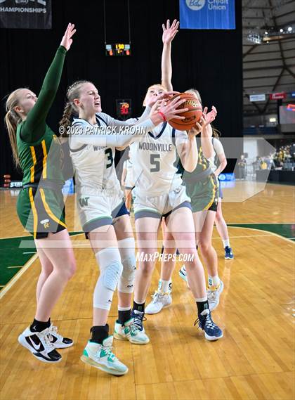 Thumbnail 2 in Richland vs. Woodinville (WIAA Round of 12) photogallery.