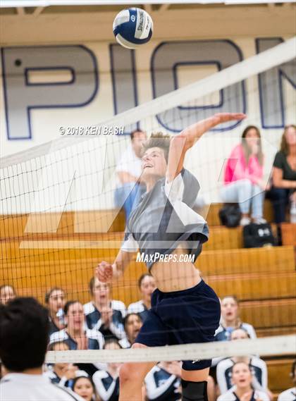 Thumbnail 2 in Oak Park @ Camarillo photogallery.