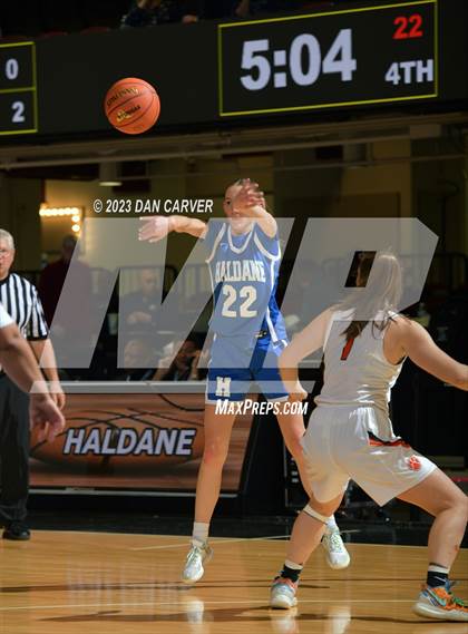 Thumbnail 1 in Haldane vs. Tuckahoe (NYSPHSAA  Section 1 Class C Semifinal) photogallery.