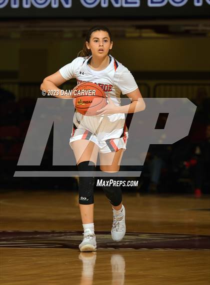 Thumbnail 3 in Haldane vs. Tuckahoe (NYSPHSAA  Section 1 Class C Semifinal) photogallery.