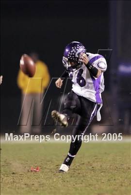 Thumbnail 2 in Carlsbad vs. Torrey Pines (D1 Section Final) photogallery.