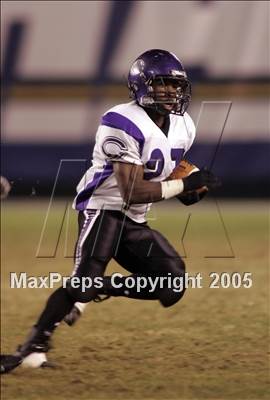 Thumbnail 1 in Carlsbad vs. Torrey Pines (D1 Section Final) photogallery.