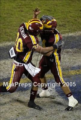 Thumbnail 2 in Carlsbad vs. Torrey Pines (D1 Section Final) photogallery.