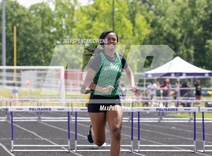 Thumbnail 1 in NCHSAA 4A West Regional Championships photogallery.