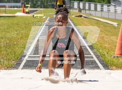 Thumbnail 3 in NCHSAA 4A West Regional Championships photogallery.