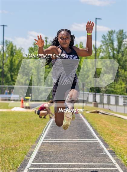 Thumbnail 3 in NCHSAA 4A West Regional Championships photogallery.