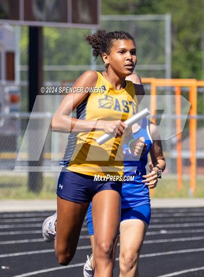 Thumbnail 2 in NCHSAA 4A West Regional Championships photogallery.