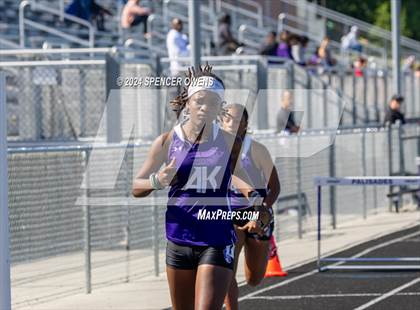 Thumbnail 2 in NCHSAA 4A West Regional Championships photogallery.