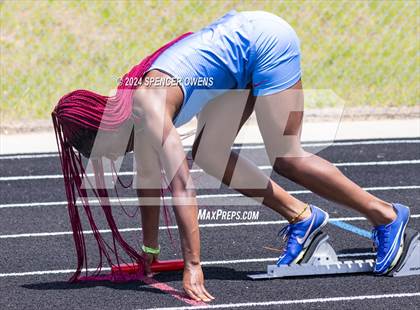 Thumbnail 2 in NCHSAA 4A West Regional Championships photogallery.