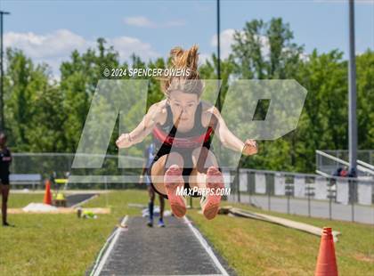 Thumbnail 3 in NCHSAA 4A West Regional Championships photogallery.