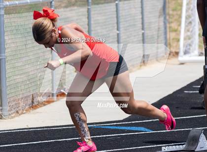 Thumbnail 3 in NCHSAA 4A West Regional Championships photogallery.