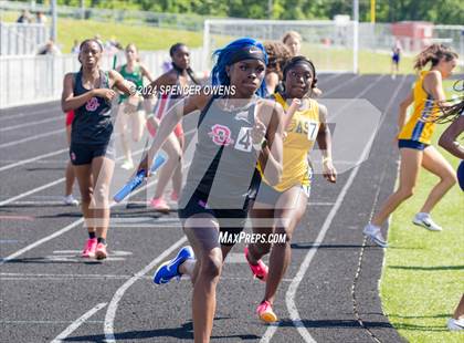 Thumbnail 2 in NCHSAA 4A West Regional Championships photogallery.