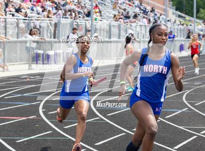Thumbnail 1 in NCHSAA 4A West Regional Championships photogallery.