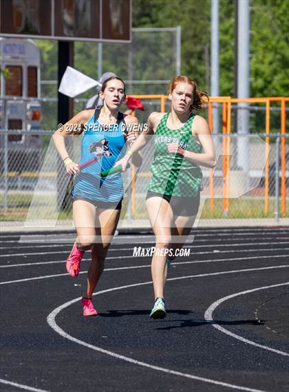 Thumbnail 1 in NCHSAA 4A West Regional Championships photogallery.