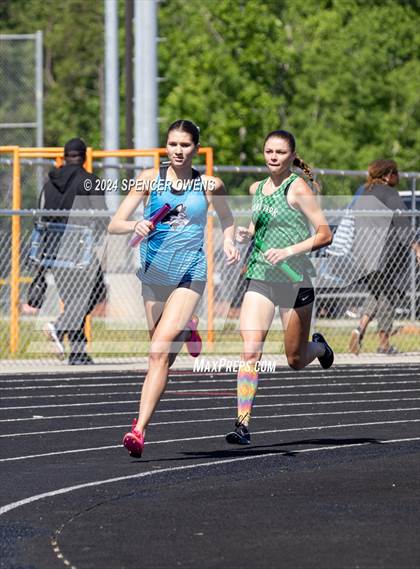 Thumbnail 2 in NCHSAA 4A West Regional Championships photogallery.
