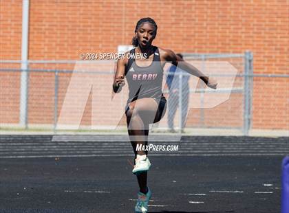 Thumbnail 1 in NCHSAA 4A West Regional Championships photogallery.