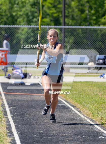 Thumbnail 3 in NCHSAA 4A West Regional Championships photogallery.