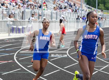 Thumbnail 2 in NCHSAA 4A West Regional Championships photogallery.