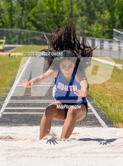 Thumbnail 2 in NCHSAA 4A West Regional Championships photogallery.