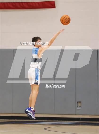 Thumbnail 1 in Arcadia vs Crescenta Valley photogallery.