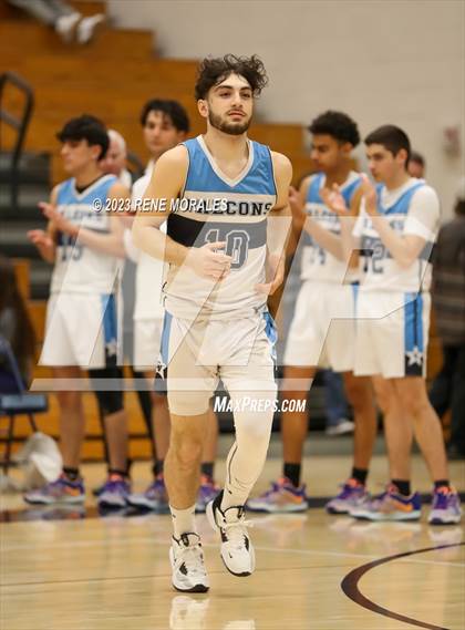 Thumbnail 1 in Arcadia vs Crescenta Valley photogallery.
