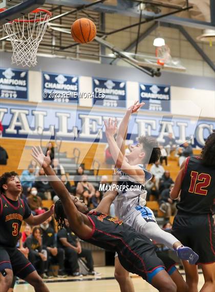 Thumbnail 1 in Arcadia vs Crescenta Valley photogallery.