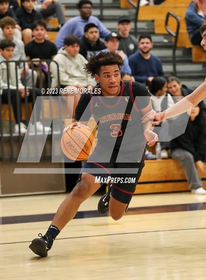 Thumbnail 2 in Arcadia vs Crescenta Valley photogallery.