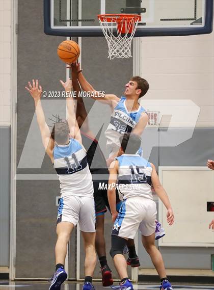 Thumbnail 2 in Arcadia vs Crescenta Valley photogallery.