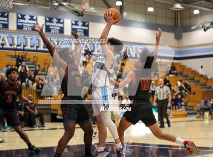 Thumbnail 3 in Arcadia vs Crescenta Valley photogallery.