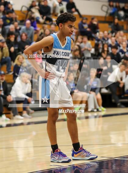 Thumbnail 1 in Arcadia vs Crescenta Valley photogallery.