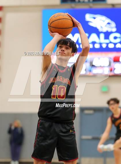 Thumbnail 3 in Arcadia vs Crescenta Valley photogallery.