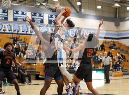 Thumbnail 1 in Arcadia vs Crescenta Valley photogallery.