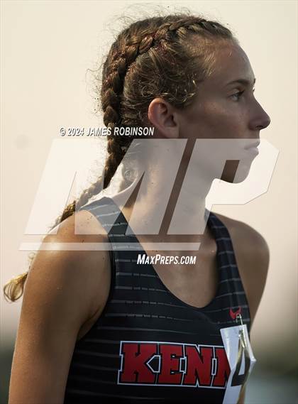 Thumbnail 3 in FHSAA 2A Finals (3200 Meters) photogallery.