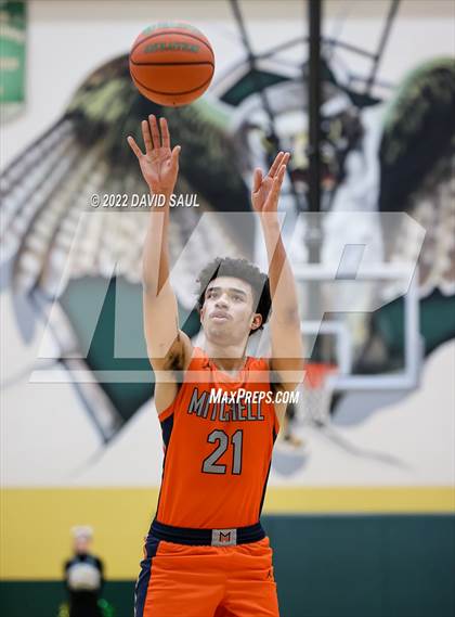 Thumbnail 2 in Mitchell @ Falcon photogallery.