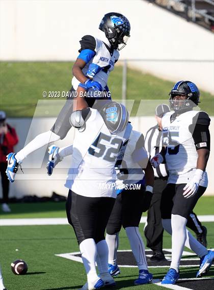Thumbnail 2 in North Crowley vs Allen (UIL 6A D1 Quarterfinal playoff) photogallery.