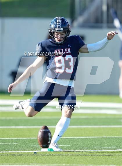 Thumbnail 3 in North Crowley vs Allen (UIL 6A D1 Quarterfinal playoff) photogallery.