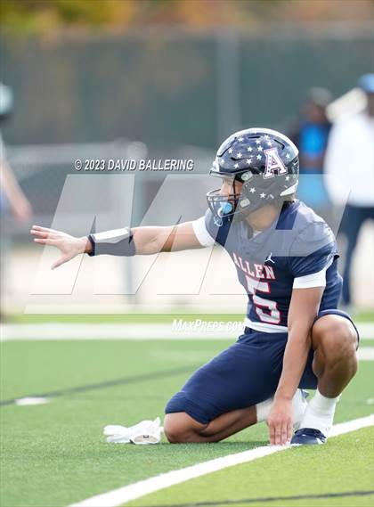Thumbnail 3 in North Crowley vs Allen (UIL 6A D1 Quarterfinal playoff) photogallery.