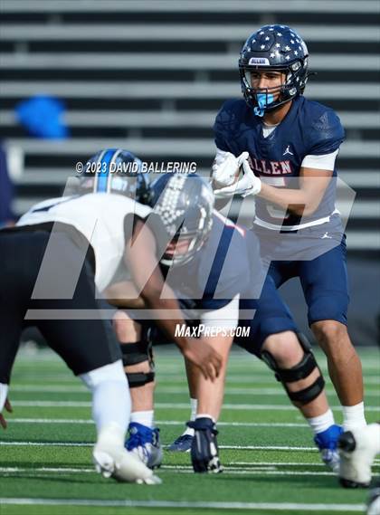 Thumbnail 3 in North Crowley vs Allen (UIL 6A D1 Quarterfinal playoff) photogallery.