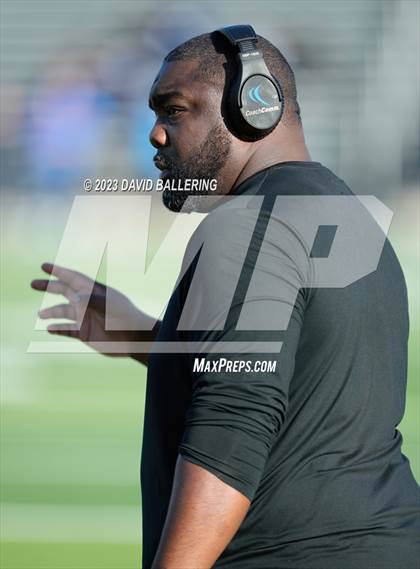 Thumbnail 1 in North Crowley vs Allen (UIL 6A D1 Quarterfinal playoff) photogallery.