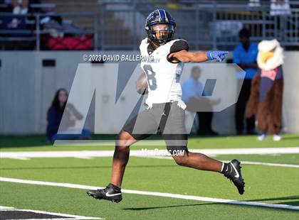 Thumbnail 3 in North Crowley vs Allen (UIL 6A D1 Quarterfinal playoff) photogallery.