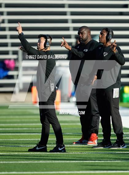 Thumbnail 1 in North Crowley vs Allen (UIL 6A D1 Quarterfinal playoff) photogallery.