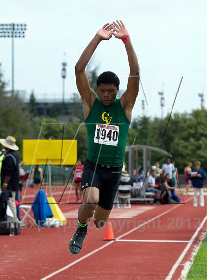 Thumbnail 2 in Stanford Invitational Triple Jump photogallery.