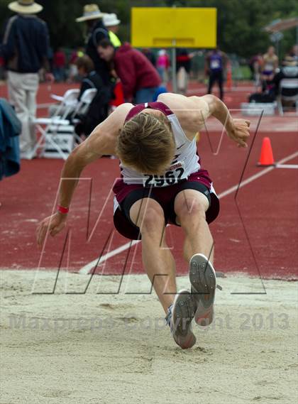 Thumbnail 2 in Stanford Invitational Triple Jump photogallery.