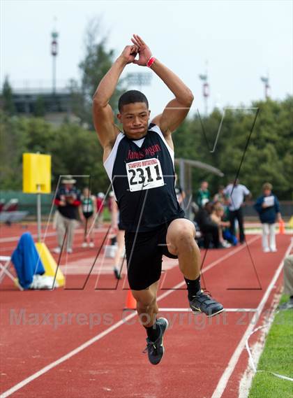 Thumbnail 3 in Stanford Invitational Triple Jump photogallery.