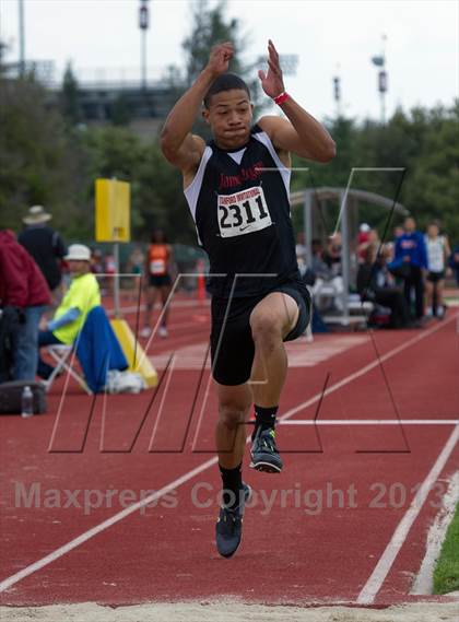 Thumbnail 3 in Stanford Invitational Triple Jump photogallery.