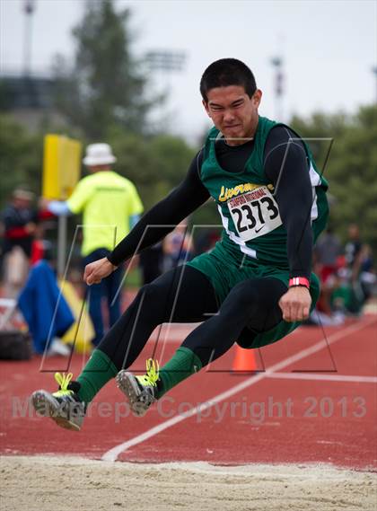 Thumbnail 1 in Stanford Invitational Triple Jump photogallery.