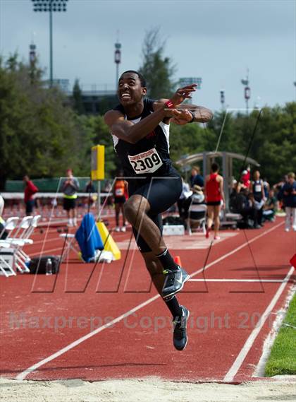 Thumbnail 3 in Stanford Invitational Triple Jump photogallery.