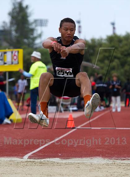 Thumbnail 3 in Stanford Invitational Triple Jump photogallery.